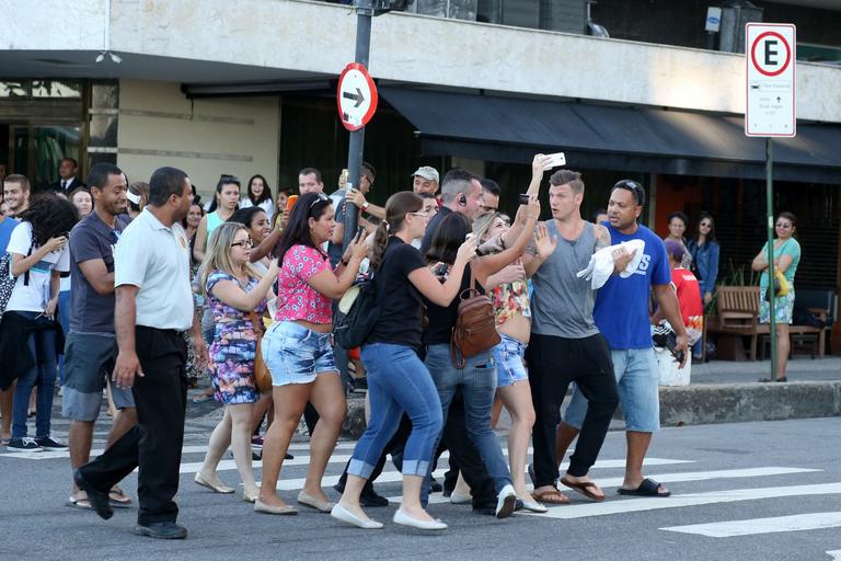 Integrantes da banda 'Backstreet Boys' passeiam no Rio de Janeiro