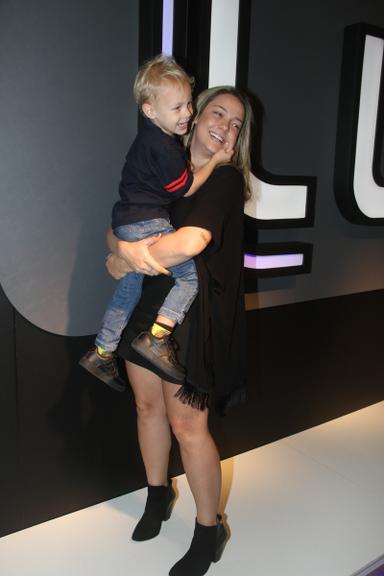 Carol Dantas e Davi Lucca visitam o Salão Moda Brasil 2015