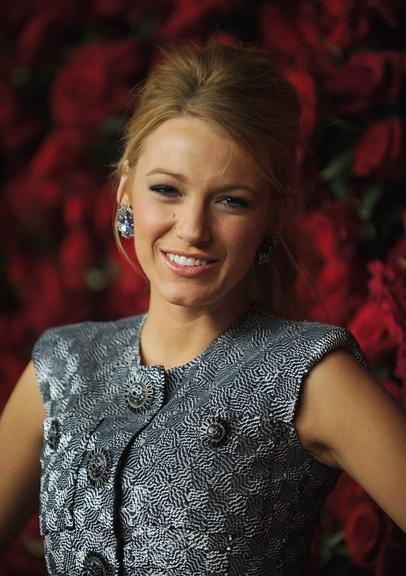 Inspire-se no estilo clássico de Blake Lively em 30 penteados