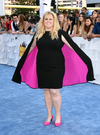 Moda plus size: Veja o estilo da atriz Rebel Wilson