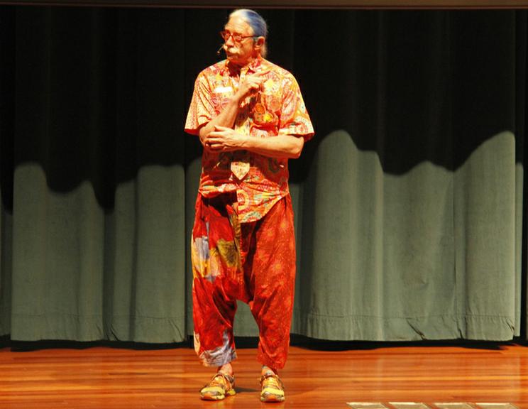 Famosos em palestra de Patch Adams