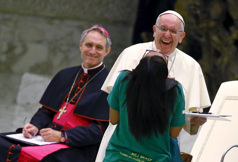 Papa Francisco recebe jovens brasileiros do Movimento Eucarístico Jovem no Vaticano