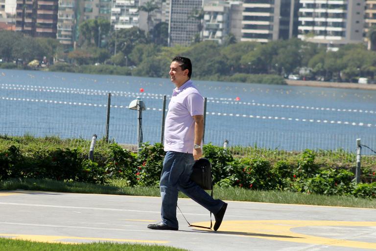 Buddy Valastro passeia de helicóptero no Rio