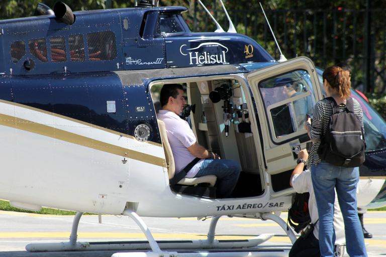 Buddy Valastro passeia de helicóptero no Rio