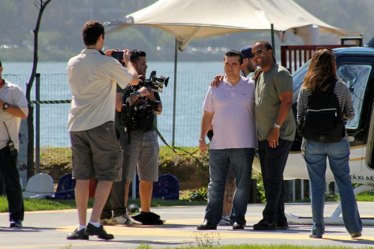 Buddy Valastro passeia de helicóptero no Rio