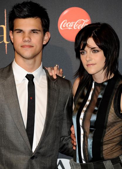 Kristen Stewart e Taylor Lautner se reencontram em première