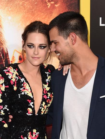 Kristen Stewart e Taylor Lautner se reencontram em première