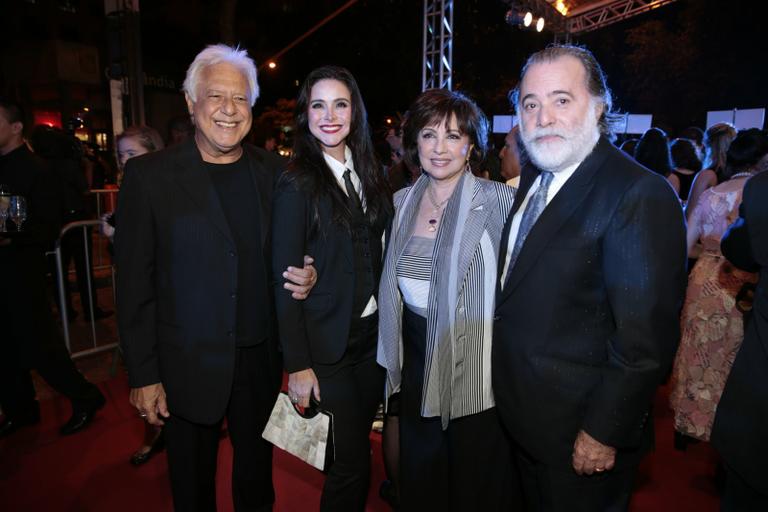 Encontro de vips em noite de prêmio do cinema