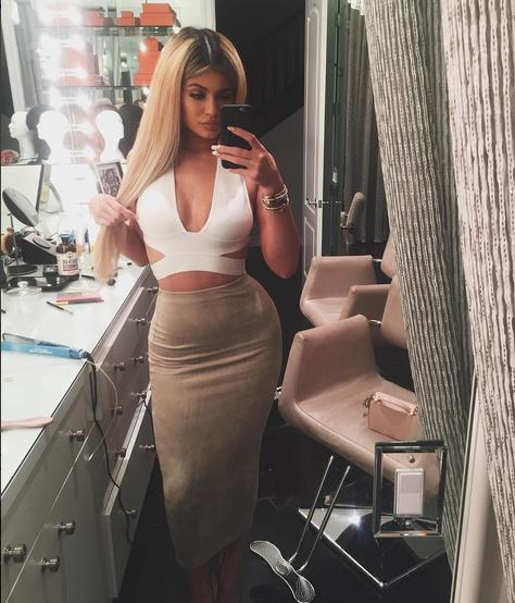 Camaleão! Veja 15 cabelos de Kylie Jenner em 2015