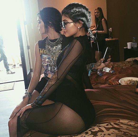 Camaleão! Veja 15 cabelos de Kylie Jenner em 2015