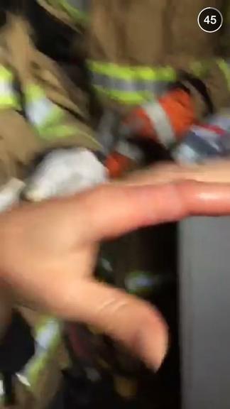 Sabrina Sato pede socorro ao Corpo de Bombeiros para tirar anel do dedo