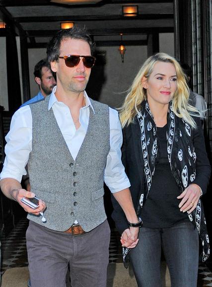 Kate Winslet passeia com o marido, Ned Rocknroll