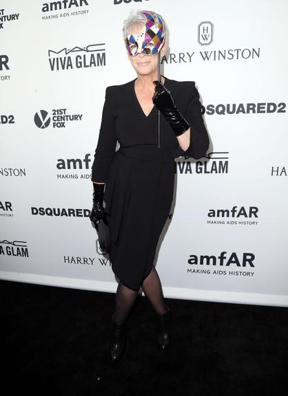 Famosos brilham no baile da amfAR, em Los Angeles