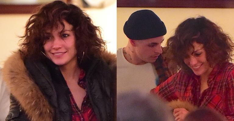 Jennifer Lopez dispensa maquiagem em encontro com namorado, Casper Smart