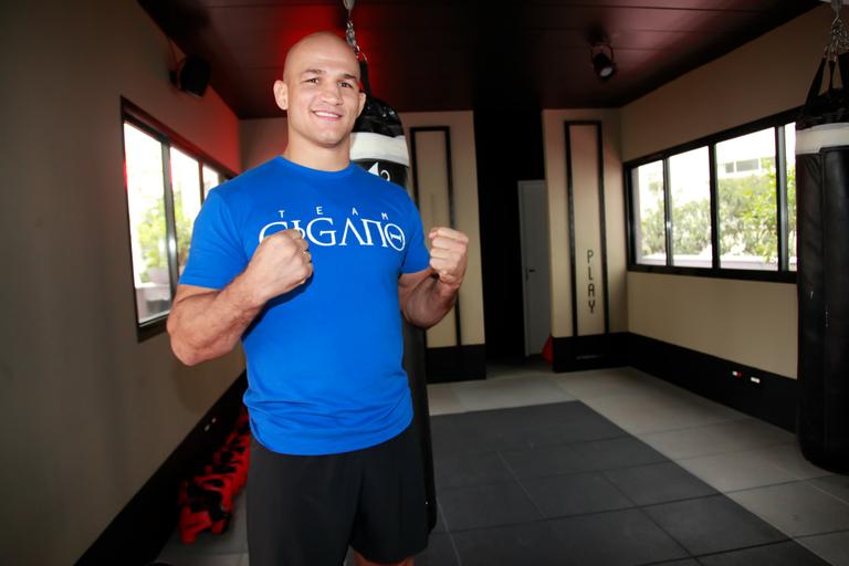 Junior Cigano dá aula especial em academia de São Paulo