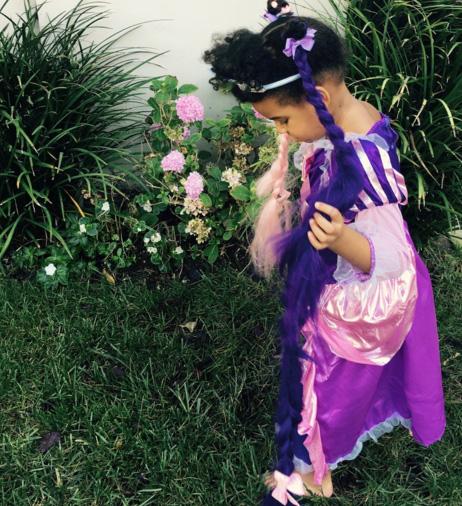 Beyoncé mostra fantasias da filha, Bue Ivy, no Halloween