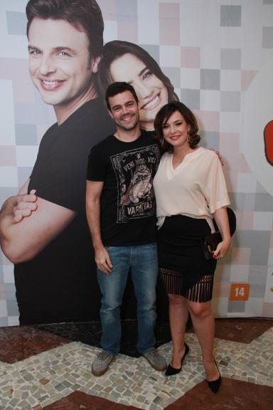 Vips prestigiam Fernanda Vasconcellos e Cássio Reis no teatro