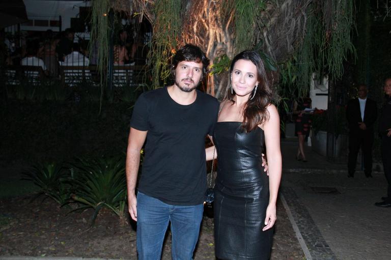 Juliana Knust e Gustavo na festa de Piny Montoro no Rio