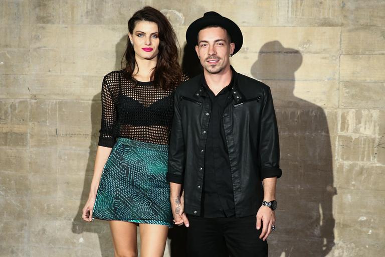 Isabeli Fontana e Di Ferrero curtem balada juntinhos em São Paulo