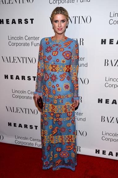 Nicky Hilton e Dee Ocleppo usam o mesmo vestido