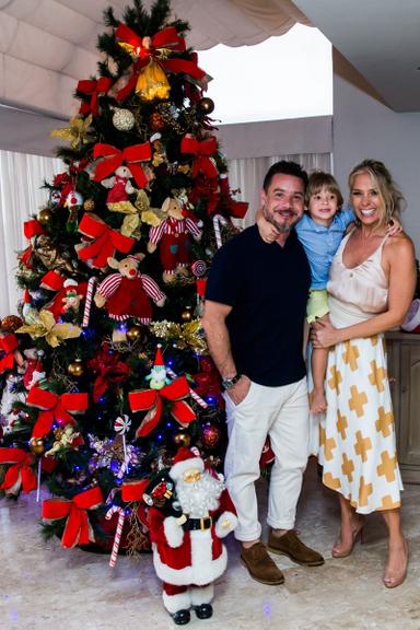 Adriane Galisteu adianta o Natal na casa dos sogros