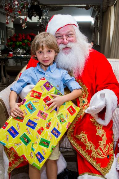 Adriane Galisteu adianta o Natal na casa dos sogros