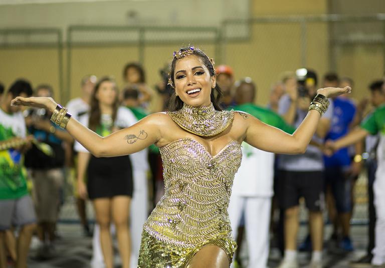 Anitta participa do ensaio técnico da Mocidade Independente de Padre Miguel