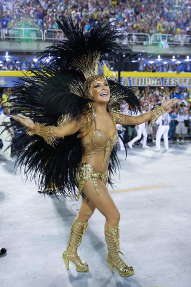 Claudia Leitte é rainha de bateria da Mocidade