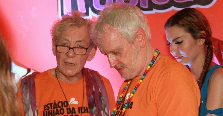 Ian McKellen, astro de X-Men, curte Carnaval no Rio de Janeiro