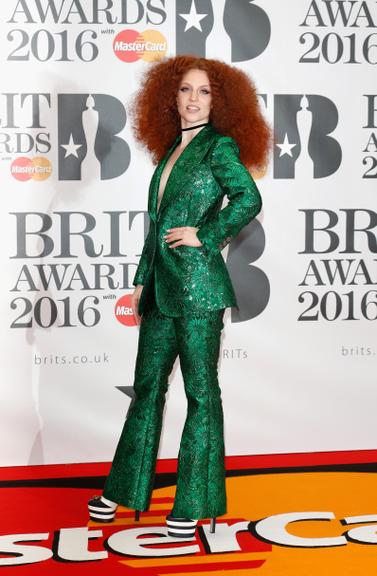 Veja os looks das celebridades no Brit Awards 2016