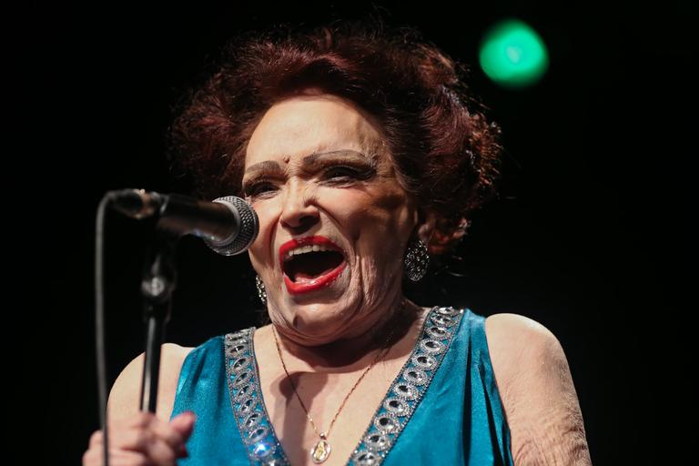 Bibi Ferreira comemora 75 anos de carreira