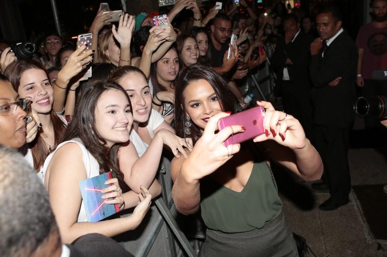 Ísis Valverde, Thaiala Ayala, Bruna Marquezine e Camila Queiroz em evento de Adam Levine em SP