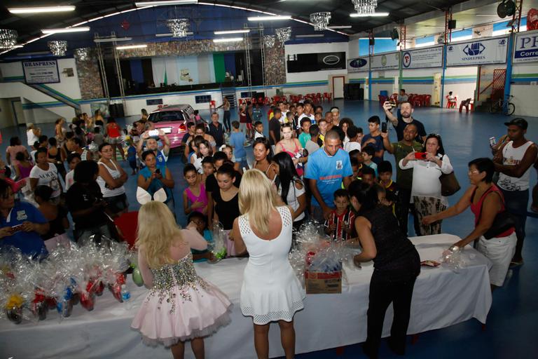 Trio do Mulheres Ricas se reencontra em clima de Páscoa 