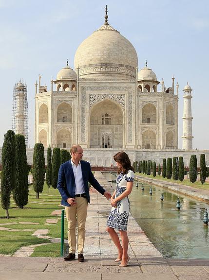 Kate Middleton e Príncipe William visitam Taj Mahal