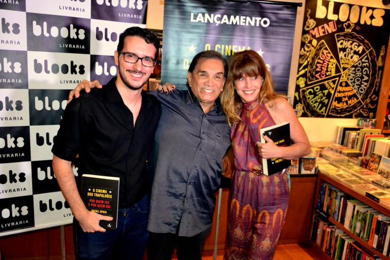 Dedé Santana prestigia lançamento de livro sobre Os Trapalhões