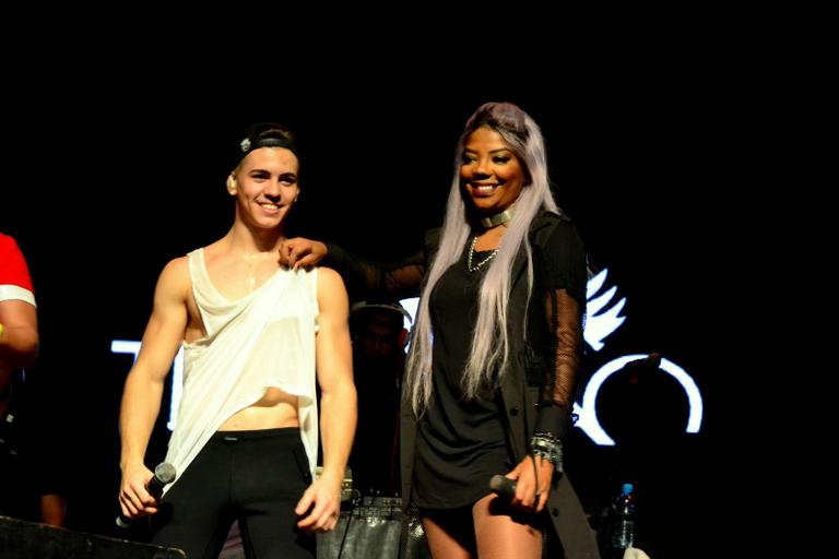 Ludmilla e Biel cantam em show de rádio no Rio de Janeiro