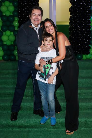 Faustão com o filho, Rodrigo, e a mulher, Luciana