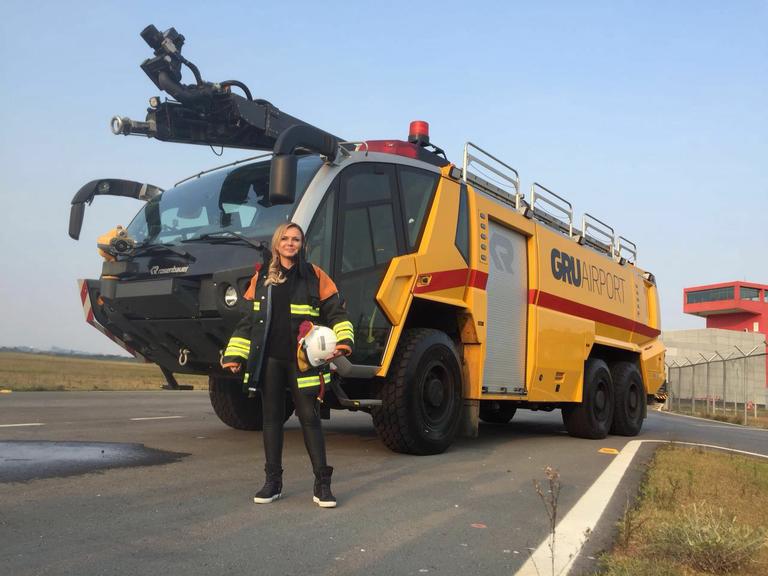 Eliana mostra os bastidores de aeroporto 