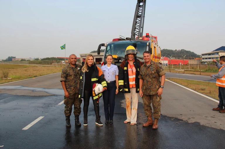 Eliana mostra os bastidores de aeroporto 