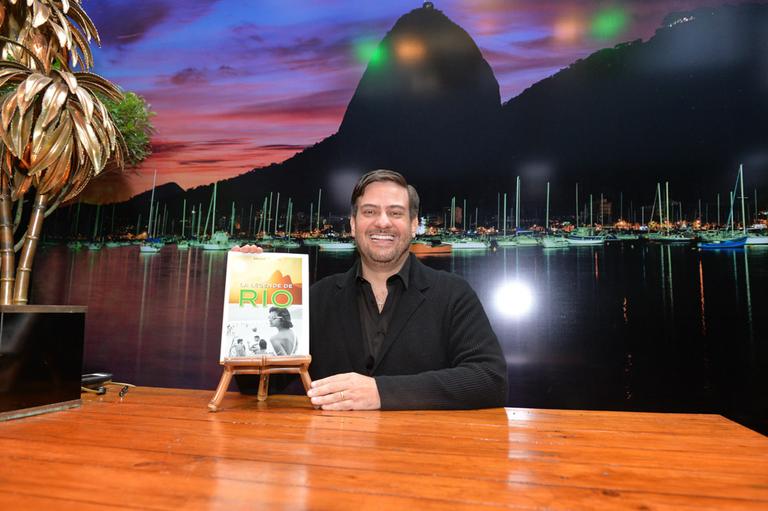 Bruno Astuto lança novo livro