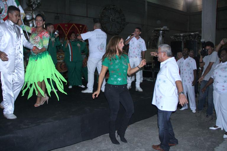 Ivete Sangalo na quadra da Grande Rio