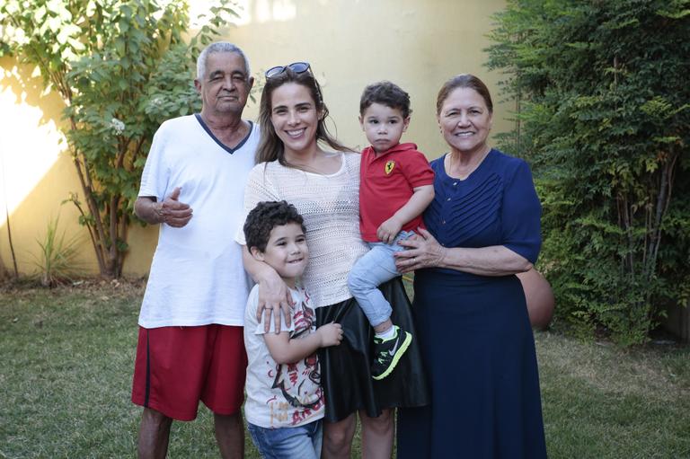 Wanessa curte viagem em família para Goiânia