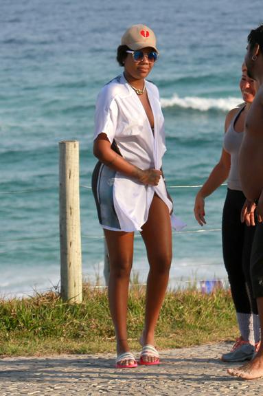 Ludmilla em praia no Rio de Janeiro