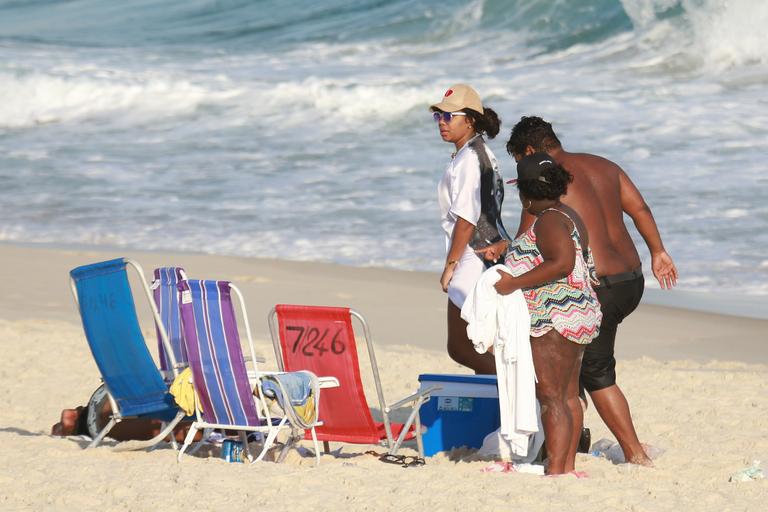 Ludmilla em praia no Rio de Janeiro