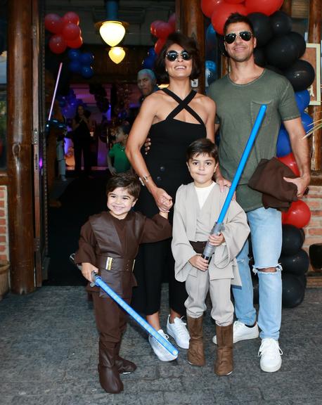 Juliana Paes comemora o aniversário do filho, Antônio