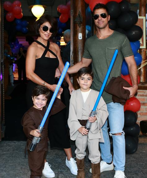 Juliana Paes comemora o aniversário do filho, Antônio