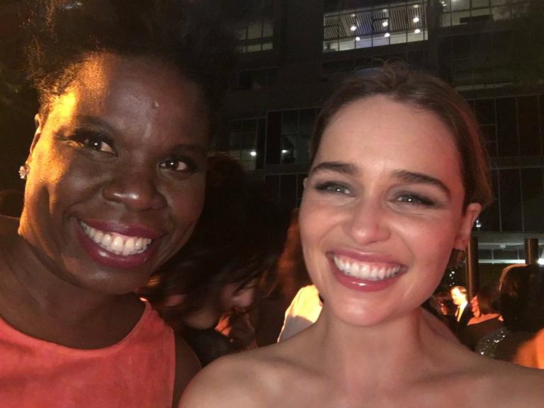 Leslie Jones tieta elenco de 'Game of Thrones' no Emmy