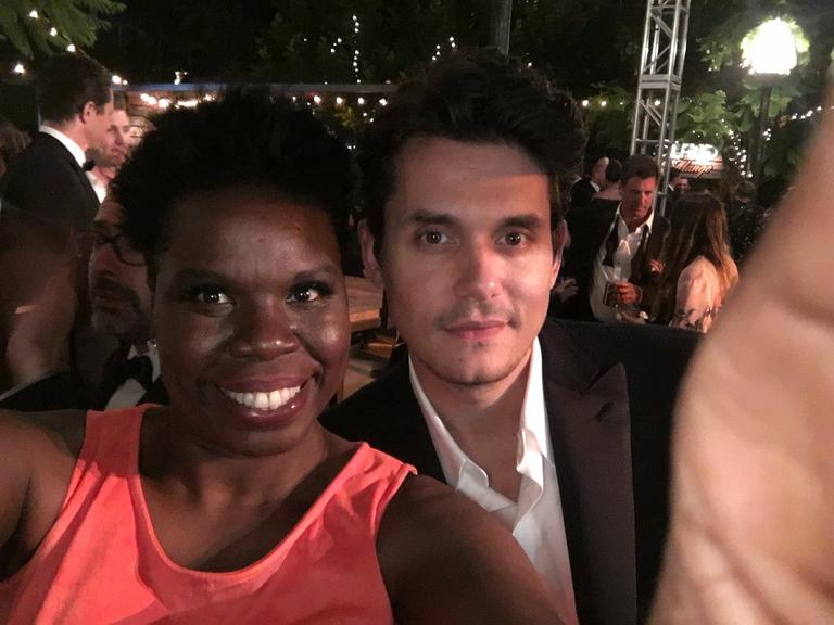 Leslie Jones tieta elenco de 'Game of Thrones' no Emmy