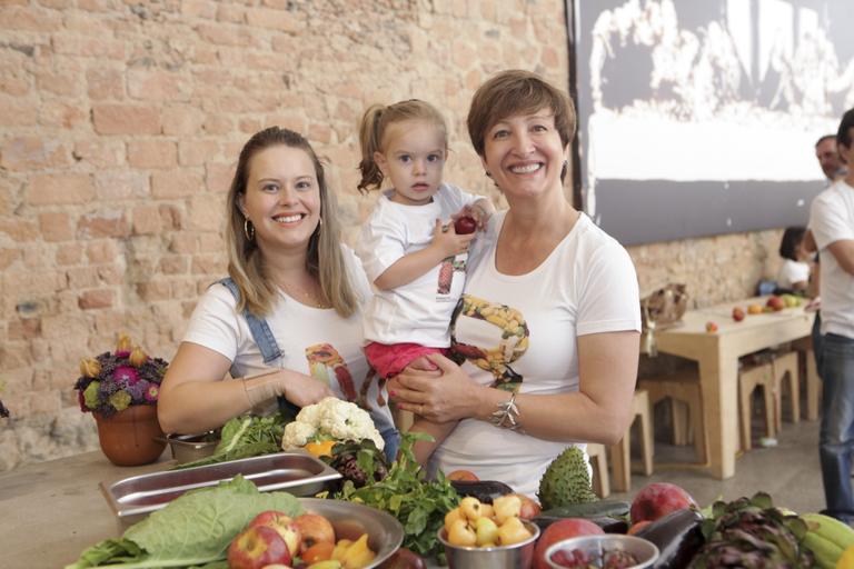 Sônia Bridi com a filha Mariana Bridi e a neta Aurora