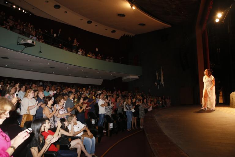 Susana Vieira estreia 'Uma Shirley Qualquer' em Vitória